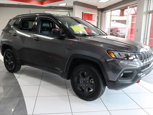Used 2024 Jeep Compass Trailhawk image 4