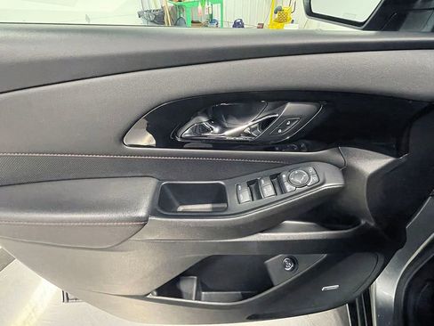 Used 2023 Chevrolet Traverse RS image 23