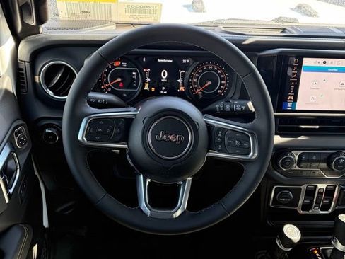 New 2026 Jeep Wrangler Unlimited Sahara AWD/4WD image 39