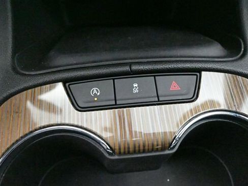 Used 2023 GMC Acadia SLE w/ Driver Convenience Package AWD/4WD image 29