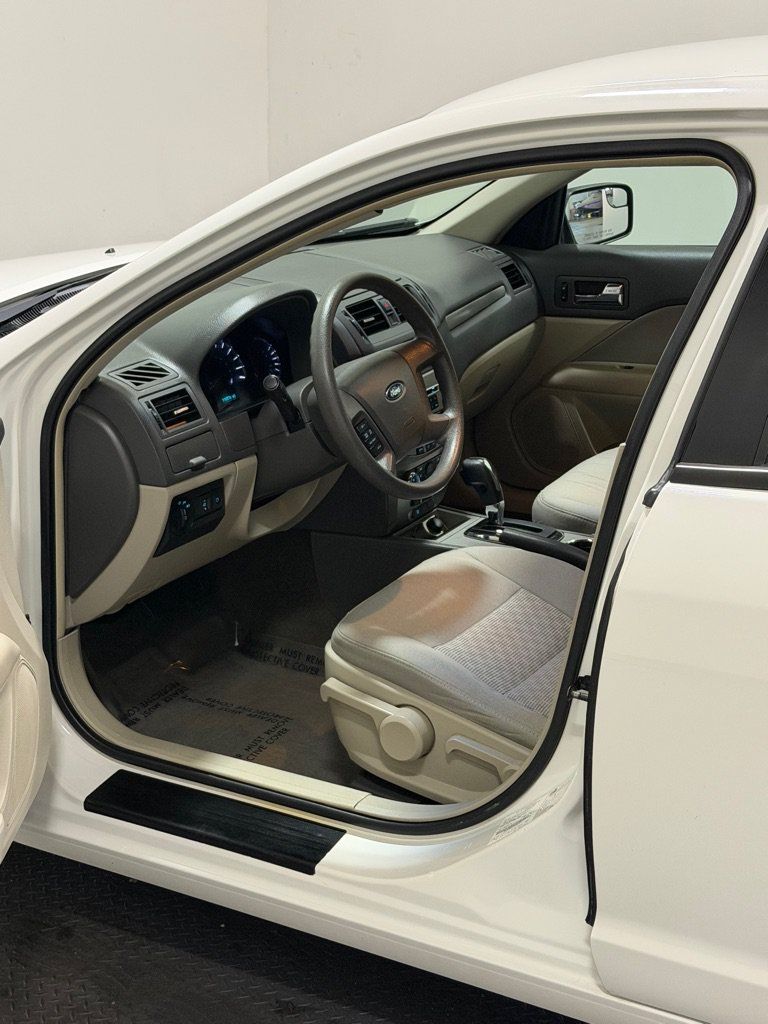 Used 2011 Ford Fusion S FWD image 8