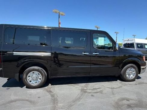 Used 2018 Nissan NV 3500 SL RWD image 3