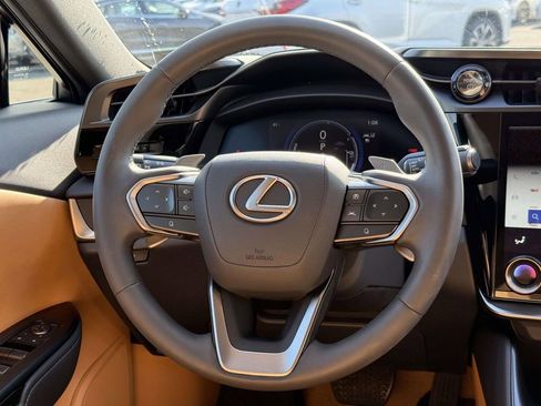 Used 2025 Lexus RZ 450e Premium w/ Technology Package image 9