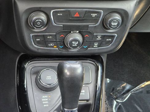 Used 2020 Jeep Compass Limited AWD/4WD image 33