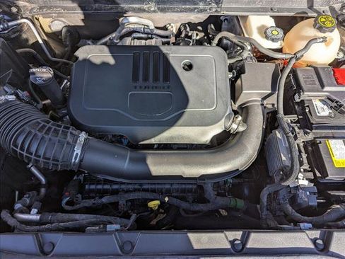 Used 2023 GMC Acadia SLT image 23