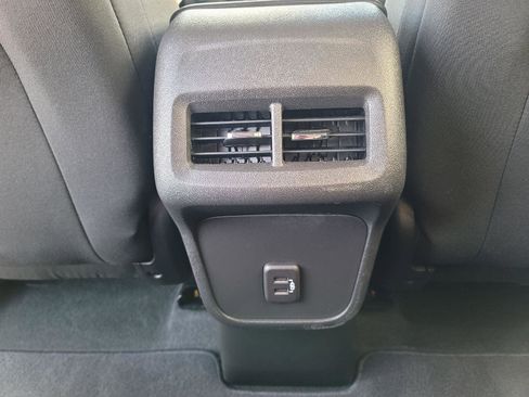 Used 2023 Chevrolet Equinox LT FWD image 15