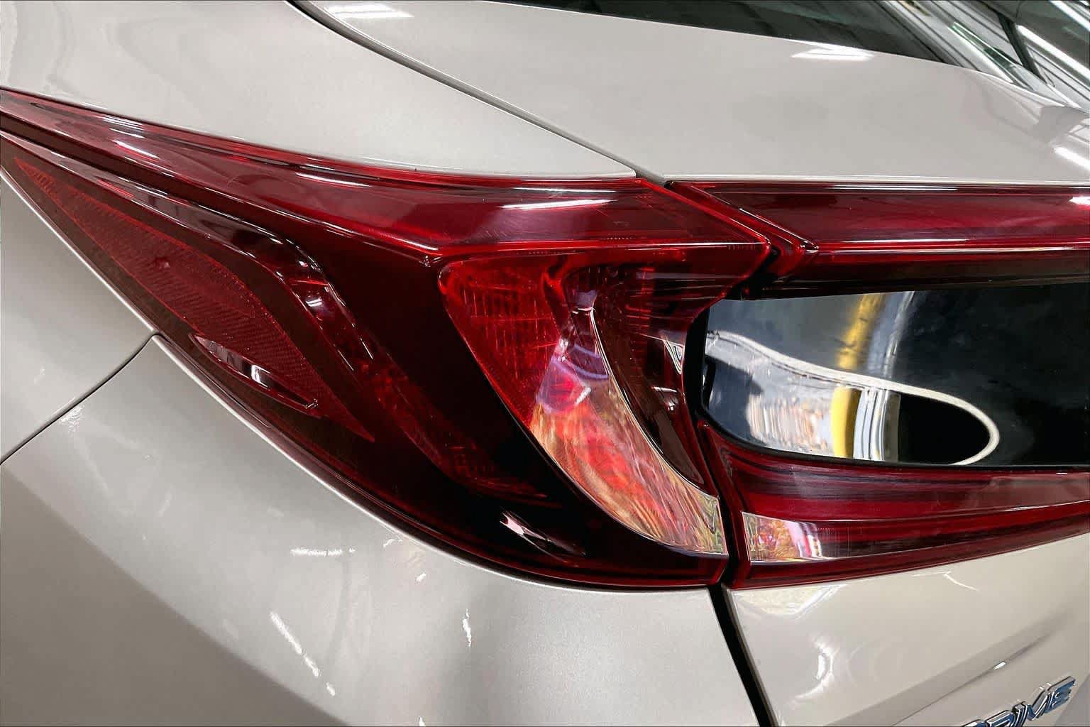 Used 2020 Toyota Prius Prime XLE FWD image 28