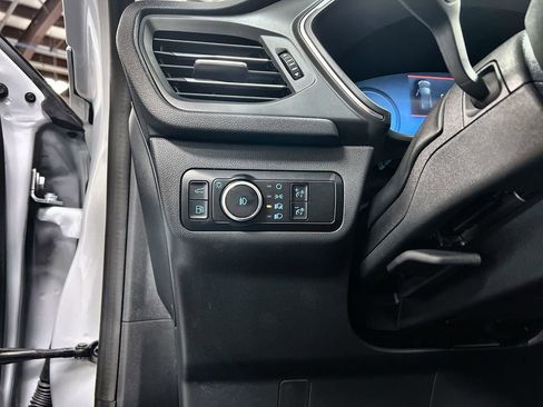 Used 2025 Ford Escape Platinum w/ Premium Technology Package image 14