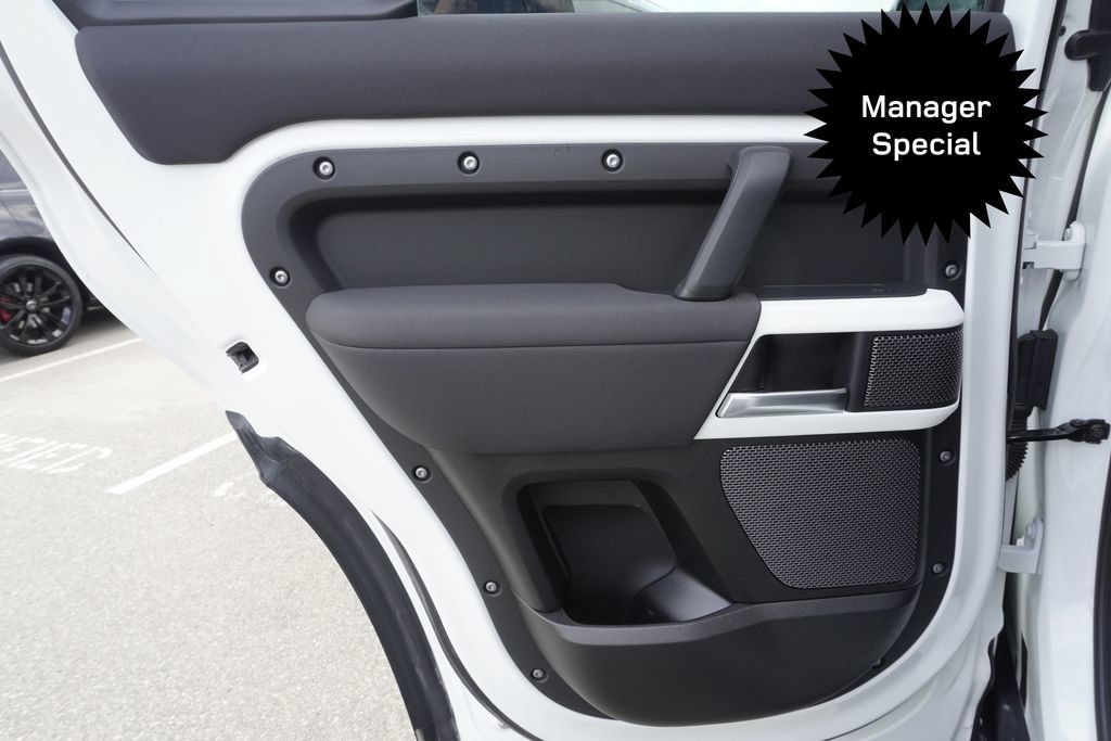 Used 2023 Land Rover Defender 110 S AWD/4WD image 28