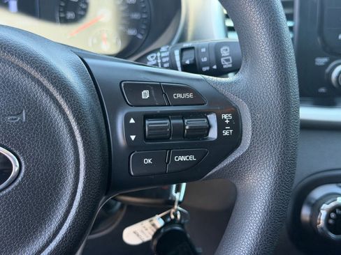 Used 2017 Kia Sorento FWD image 22