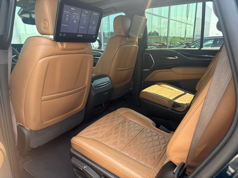 Used 2021 Cadillac Escalade Premium Luxury w/ Driver Assist Tech Package AWD/4WD image 6