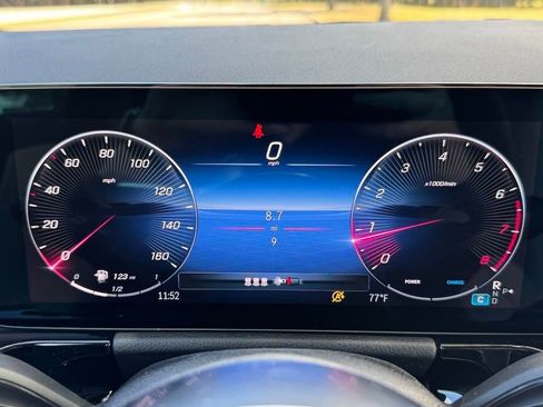 Used 2025 Mercedes-Benz GLA 250 image 24