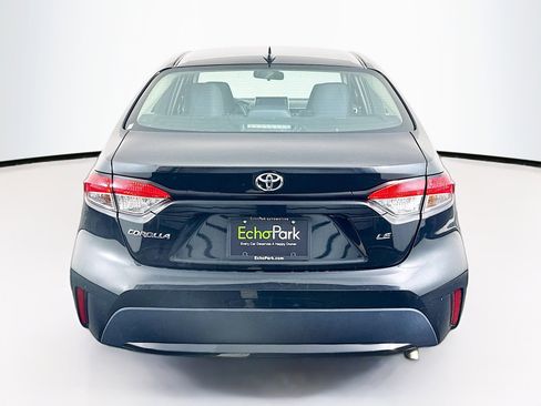 Used 2021 Toyota Corolla LE image 7