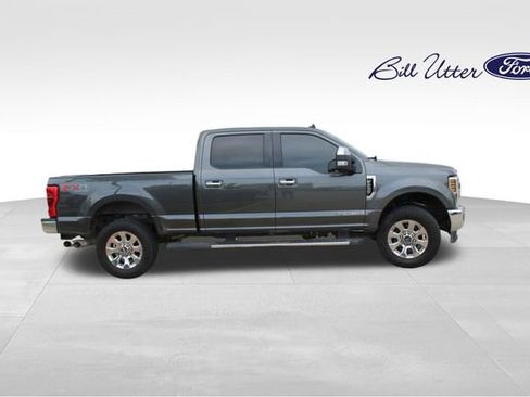 Used 2019 Ford F250 Lariat w/ Chrome Package image 4