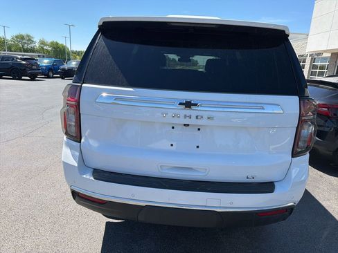 Used 2023 Chevrolet Tahoe LT w/ Luxury Package AWD/4WD image 3