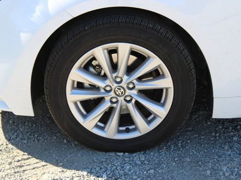 Used 2025 Toyota Corolla Hybrid Sedan image 8