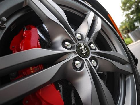 Certified 2019 Ferrari Portofino RWD image 17