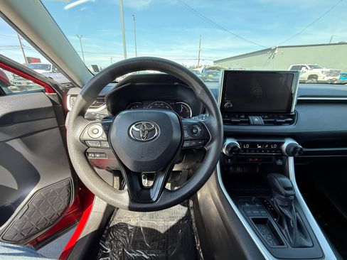 Used 2023 Toyota RAV4 XLE FWD image 10