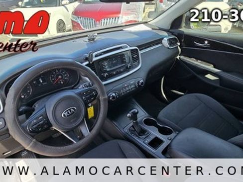 Used 2018 Kia Sorento L FWD image 31