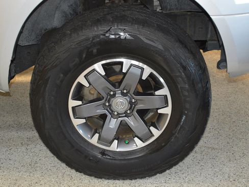 Used 2018 Nissan Frontier PRO-4X AWD/4WD image 9