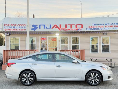 Used 2021 Nissan Altima 2.5 SV image 3