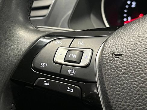 Used 2020 Volkswagen Tiguan SE w/ Panoramic Sunroof Package AWD/4WD image 26
