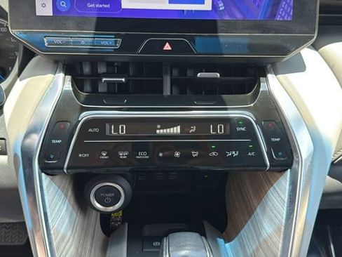 Certified 2023 Toyota Venza XLE AWD/4WD image 25