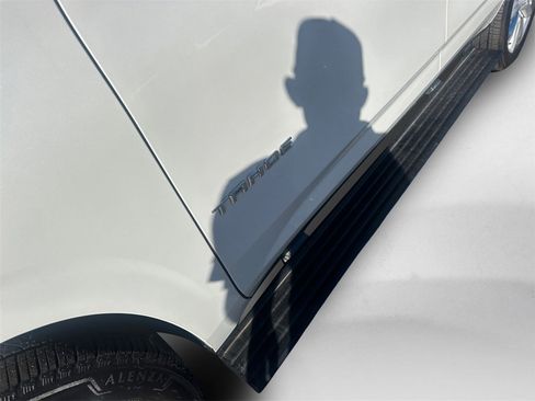 Used 2024 Chevrolet Tahoe High Country image 18