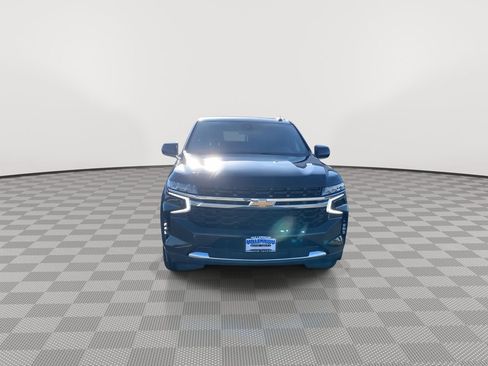 Used 2022 Chevrolet Suburban LS image 2