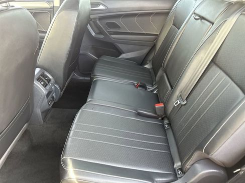 Used 2023 Volkswagen Tiguan SE w/ Panoramic Sunroof Package FWD image 14