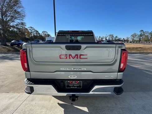 New 2026 GMC Sierra 1500 SLT image 6