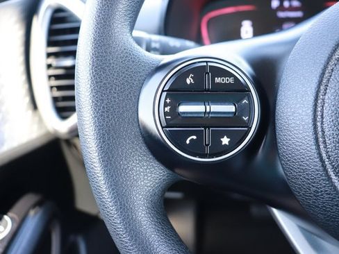 Used 2025 Kia Soul LX w/ LX Technology Package FWD image 19