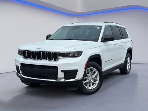 Used 2021 Jeep Grand Cherokee L Laredo w/ Luxury Tech Group I AWD/4WD image 2