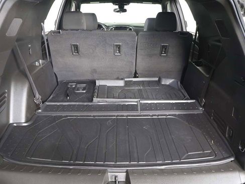 Used 2023 Chevrolet Traverse LT w/ LPO, Floor Liner Package AWD/4WD image 18
