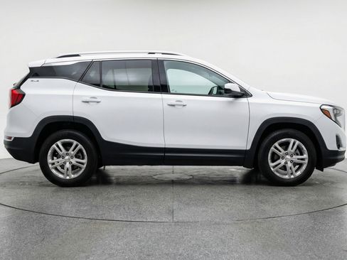 Used 2024 GMC Terrain SLE image 11