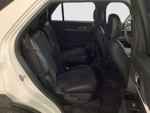Used 2025 Ford Explorer ST RWD image 21