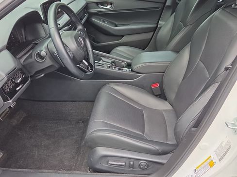 Used 2025 Honda Accord Sport image 11