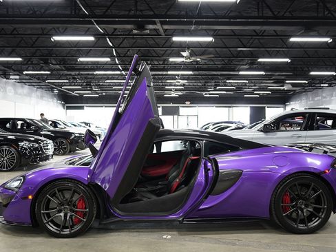 Used 2017 McLaren 570S Coupe RWD image 10