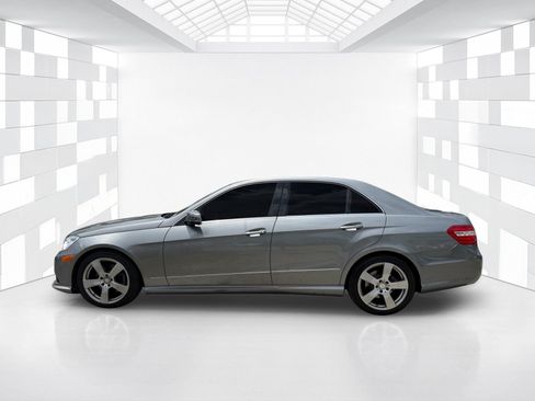 Used 2010 Mercedes-Benz E 350 4MATIC Sedan image 4