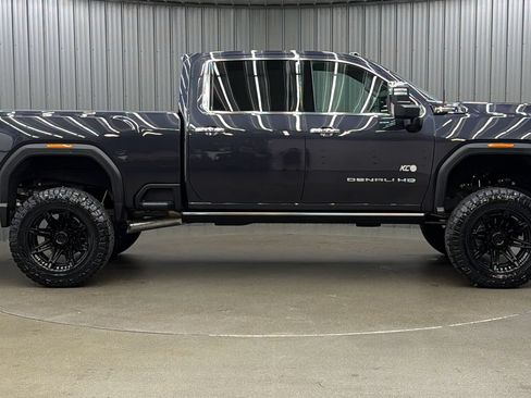 Used 2026 GMC Sierra 3500 Denali Ultimate AWD/4WD image 6