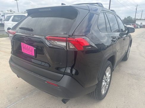 Used 2025 Toyota RAV4 XLE Premium image 12