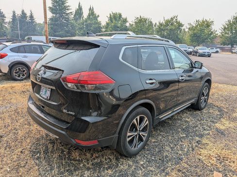 Used 2017 Nissan Rogue SL w/ SL Premium Package AWD/4WD image 8