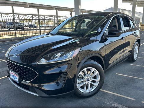 Used 2020 Ford Escape SE FWD image 1
