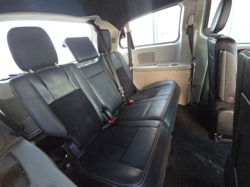 Used 2017 Dodge Grand Caravan SXT FWD image 20