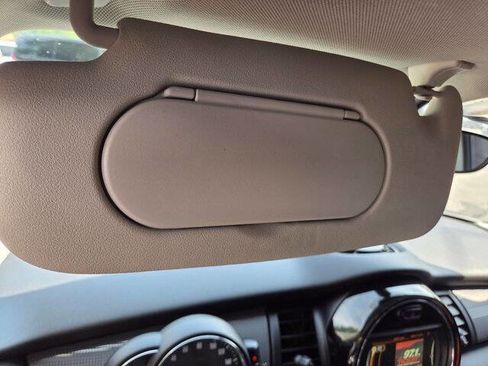 Used 2017 MINI Cooper 2-Door Hardtop FWD image 15
