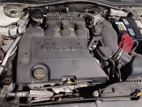 Used 2012 Lincoln MKZ Base image 9