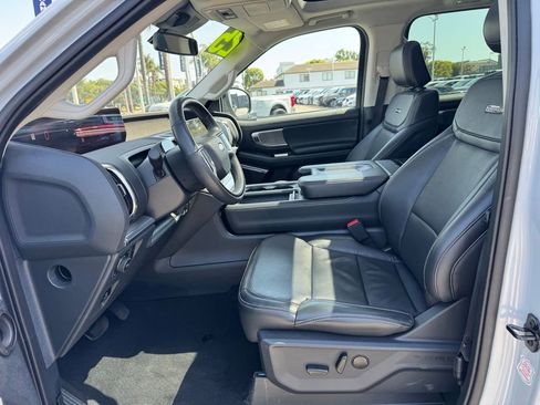 Used 2025 Ford Expedition Platinum AWD/4WD image 22