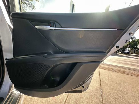 Used 2021 Toyota Camry SE FWD image 34
