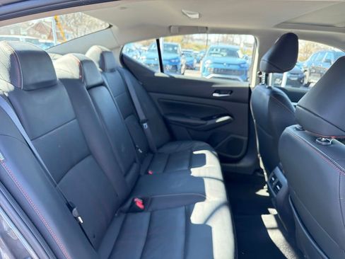 Used 2024 Nissan Altima 2.0 SR image 36