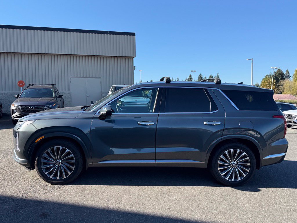 Used 2023 Hyundai Palisade Calligraphy w/ Winter Package AWD/4WD image 5